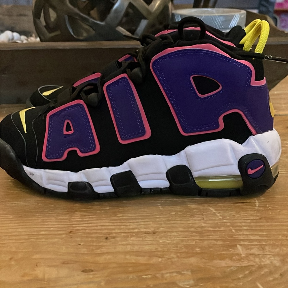 Nike Kids Black and Yellow Sneakers